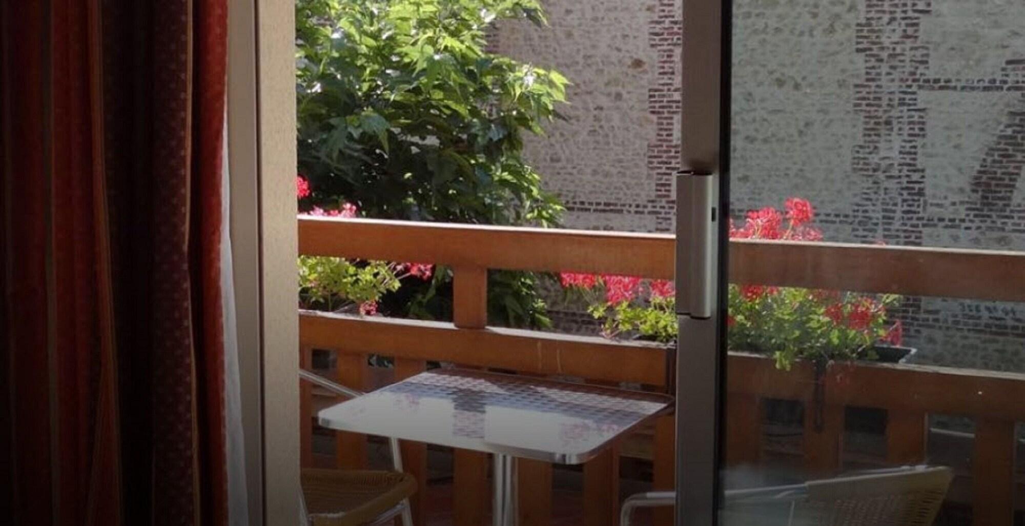 Le Trophee Boutique Hotel Spa- La Loggia Appart'Hotel Deauville Eksteriør bilde