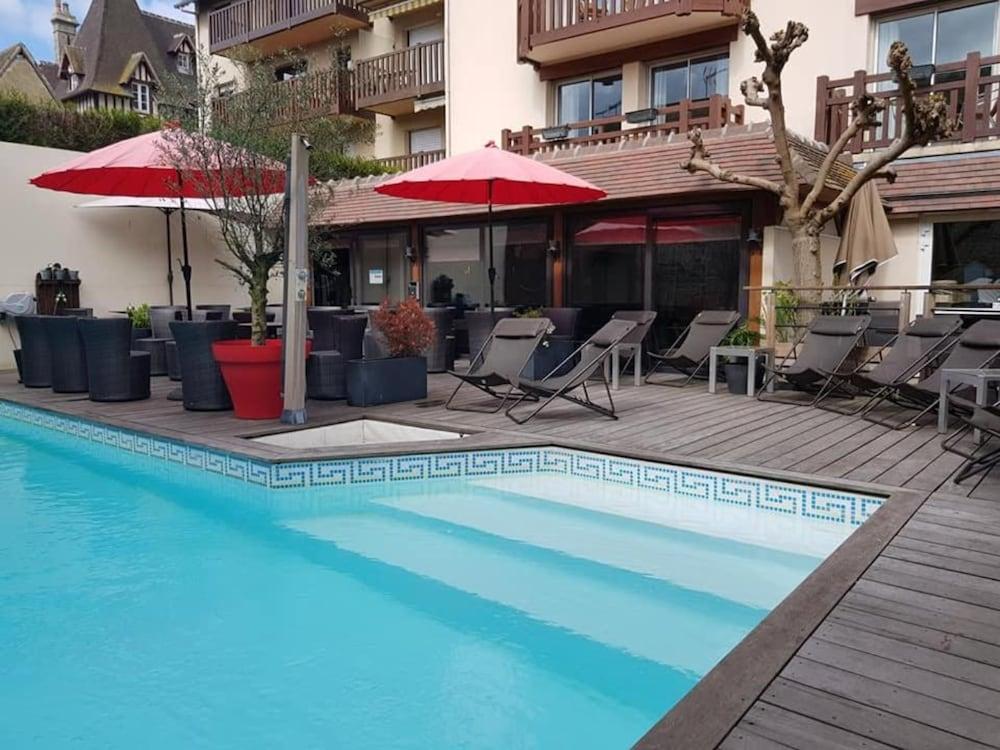 Le Trophee Boutique Hotel Spa- La Loggia Appart'Hotel Deauville Eksteriør bilde